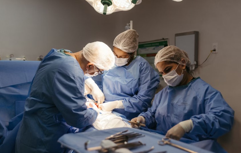 Best Private Hospitals In New Delhi For Female Heart Surgery.jpg